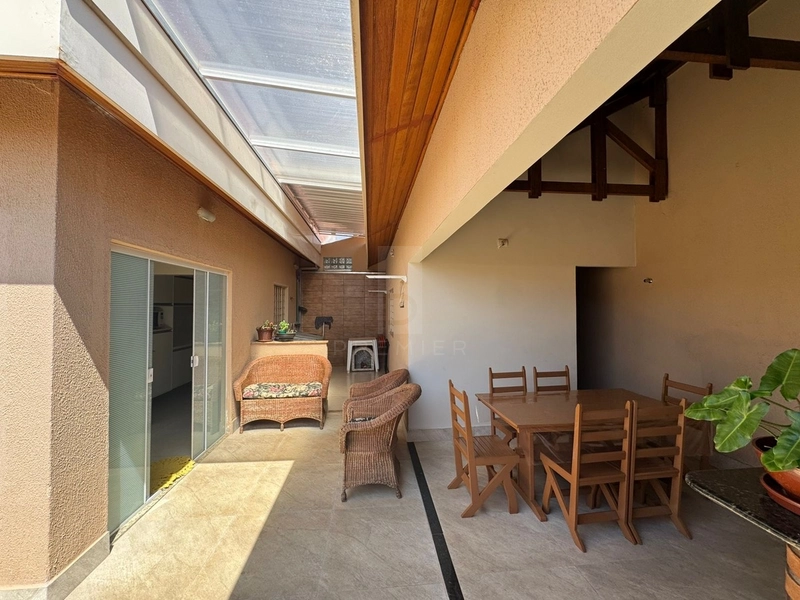 Casa com 3 quartos sendo 1 suíte no Jd. Califórnia em Marília-SP.: 1ª foto da galeria de imagens do imóvel