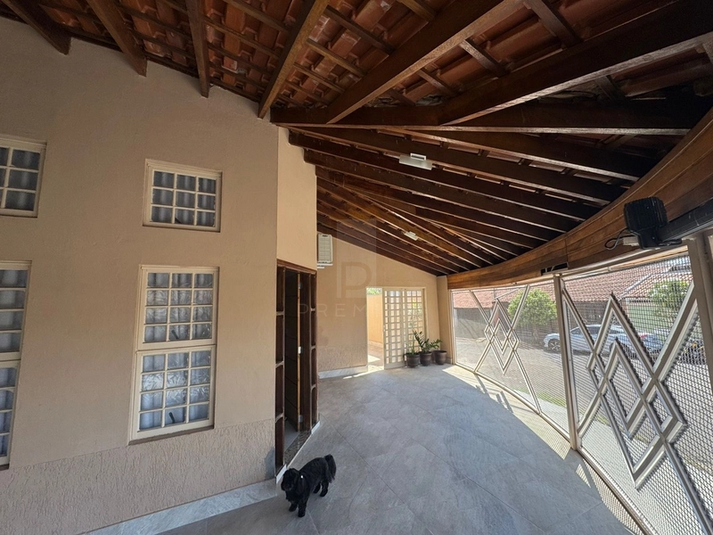 Casa com 3 quartos sendo 1 suíte no Jd. Califórnia em Marília-SP.: 2ª foto da galeria de imagens do imóvel