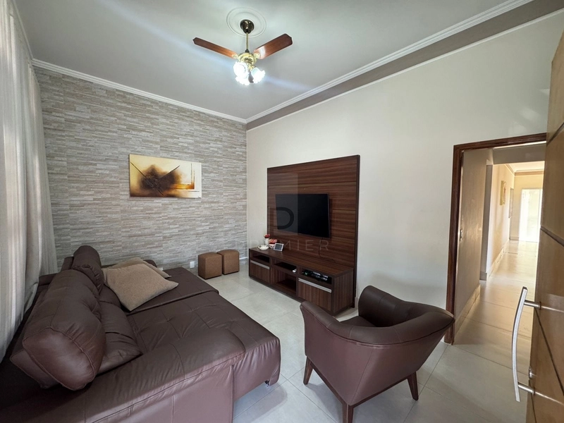 Casa com 3 quartos sendo 1 suíte no Jd. Califórnia em Marília-SP.: 5ª foto da galeria de imagens do imóvel