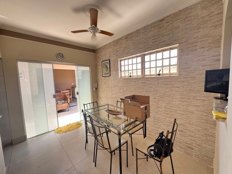 Casa com 3 quartos sendo 1 suíte no Jd. Califórnia em Marília-SP.: 13ª foto da galeria de imagens do imóvel