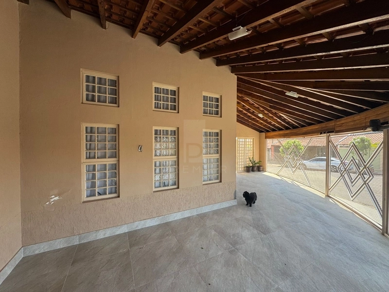 Casa com 3 quartos sendo 1 suíte no Jd. Califórnia em Marília-SP.: 3ª foto da galeria de imagens do imóvel