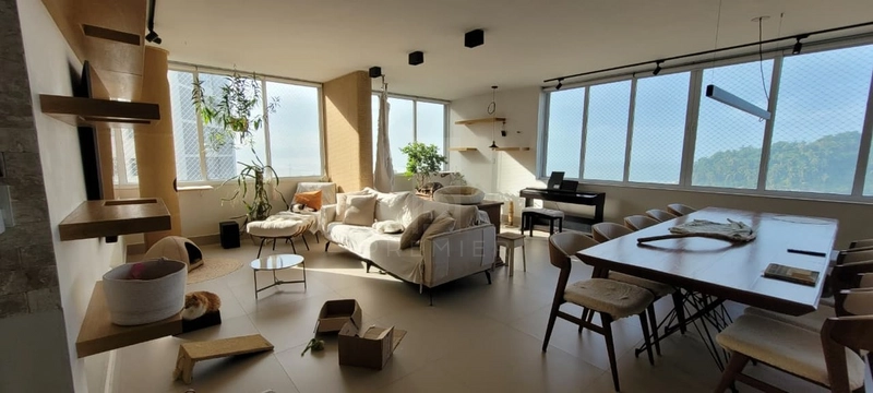 Apartamento em frente ao mar em Santos / SP: 2ª foto da galeria de imagens do imóvel