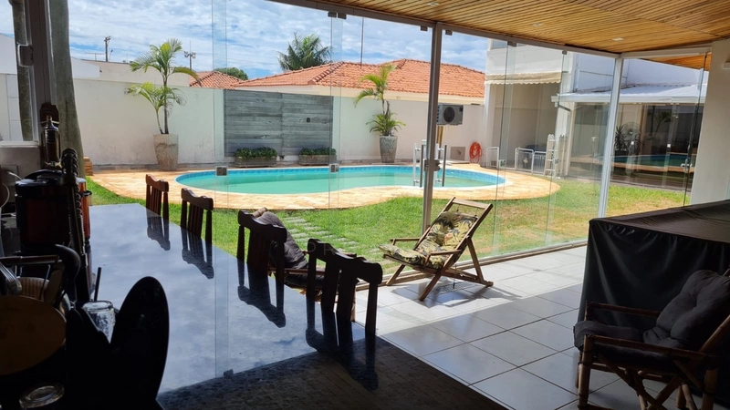 Casa com 5 quartos e piscina na Região do Aeroporto em Marília-SP.: 1ª foto da galeria de imagens do imóvel