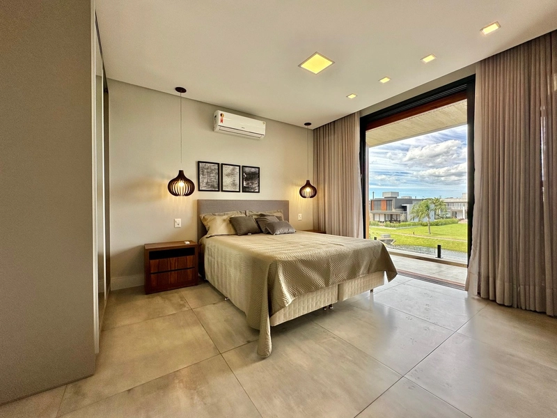 SOBRADO ALTO PADRÃO EM CONDOMÍNIO XANGRI-LÁ: 27ª foto da galeria de imagens do imóvel