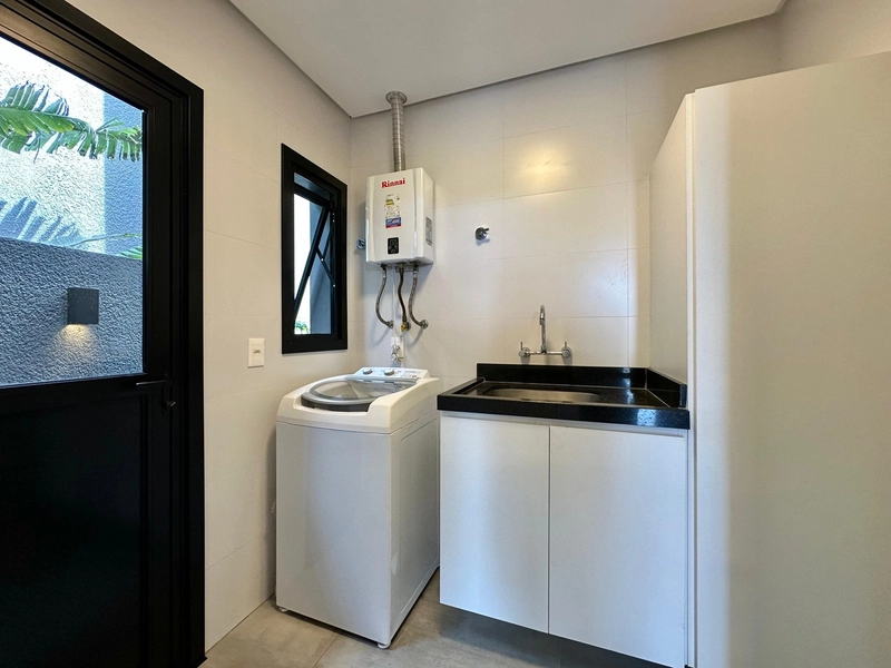 SOBRADO ALTO PADRÃO EM CONDOMÍNIO XANGRI-LÁ: 24ª foto da galeria de imagens do imóvel