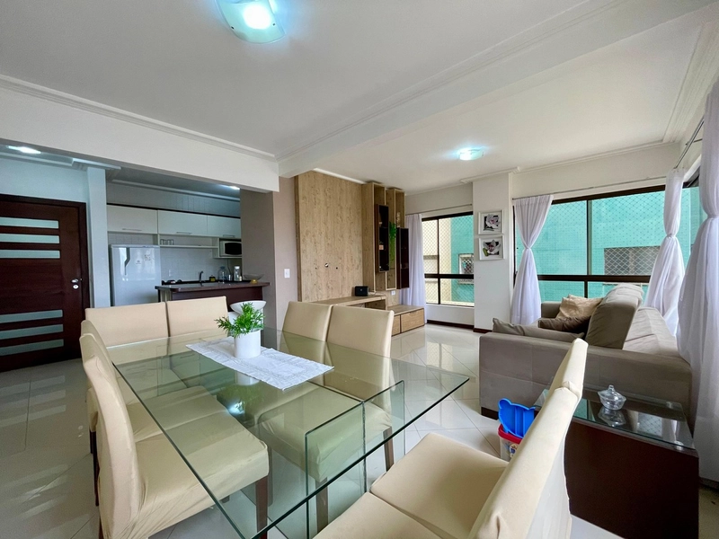 Apartamento de 2 dormitórios com garagem próximo ao mar em Capão