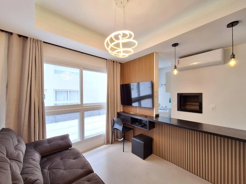 Apartamento 2 dormitórios mobiliado e decorado: 2ª foto da galeria de imagens do imóvel