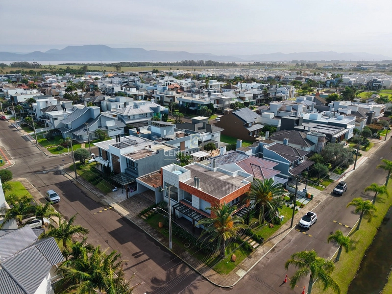 Sobrado 4 suítes à venda no Condado de Capão: 3ª foto da galeria de imagens do imóvel