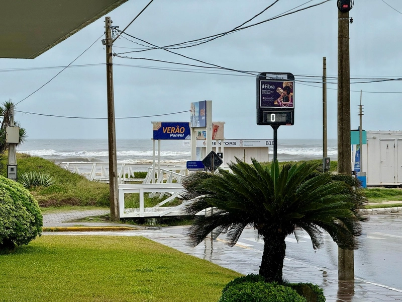 Apartamento decorado com quartos a beira mar de Atlântida, Xangri-lá: 6ª foto da galeria de imagens do imóvel