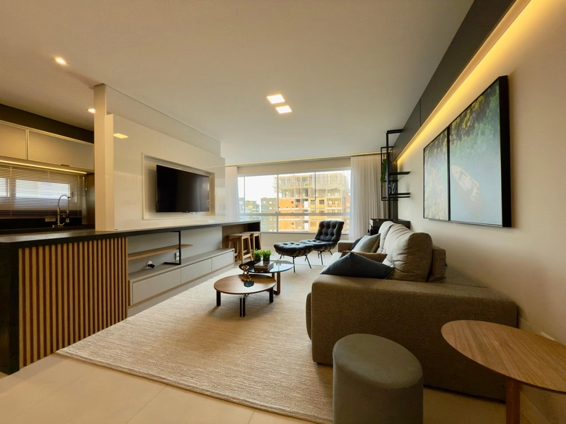 Apartamento com 3 suítes mobiliado e decorado em Capão da Canoa: 2ª foto da galeria de imagens do imóvel