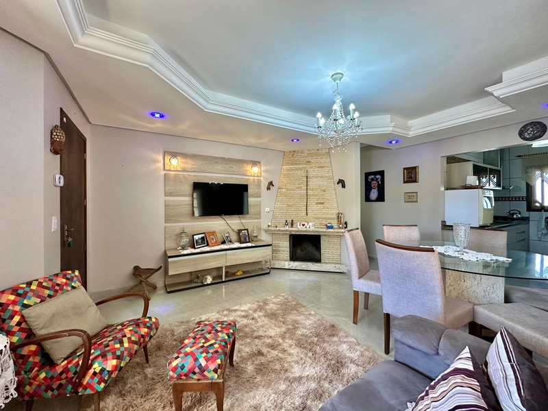OPORTUNIDADE À VENDA CASA COM TERRENO INTEIRO: 3ª foto da galeria de imagens do imóvel