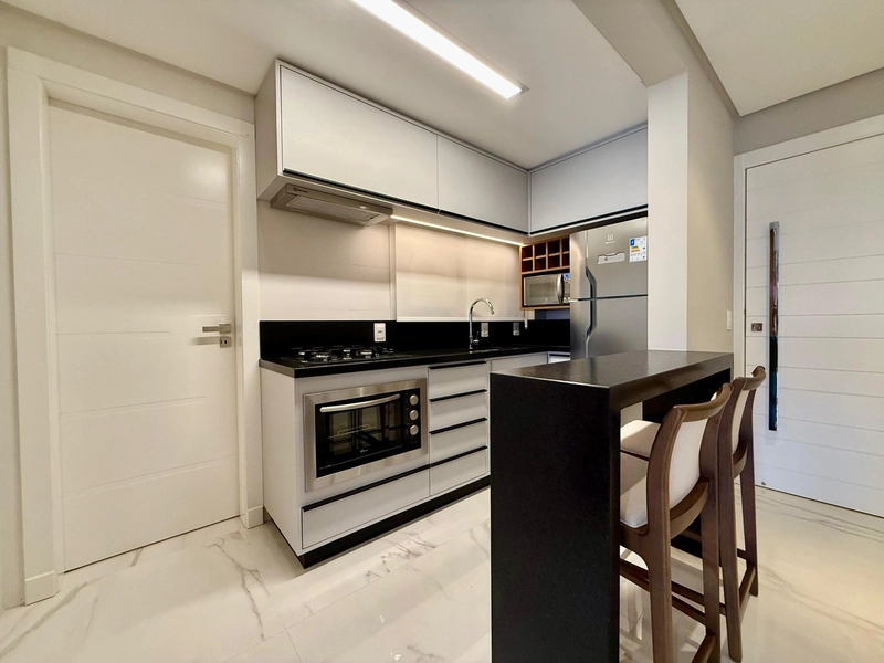 APARTAMENTO FINAMENTE MOBILIADO E DECORADO: 4ª foto da galeria de imagens do imóvel