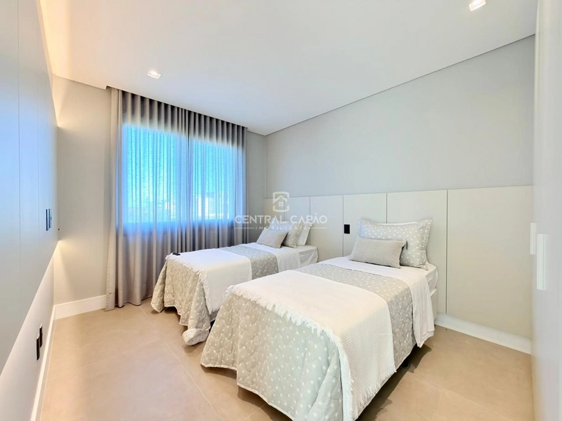 Sobrado à beira lago em condomínio com infra estrutura completa: 24ª foto da galeria de imagens do imóvel