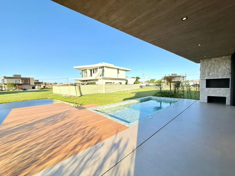 Sobrado à beira lago em condomínio com infra estrutura completa: 18ª foto da galeria de imagens do imóvel