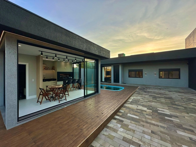 CASA 3 DORMITÓRIOS ESPAÇO GOURMET E PISCINA EM CAPÃO DA CANOA: 10ª foto da galeria de imagens do imóvel