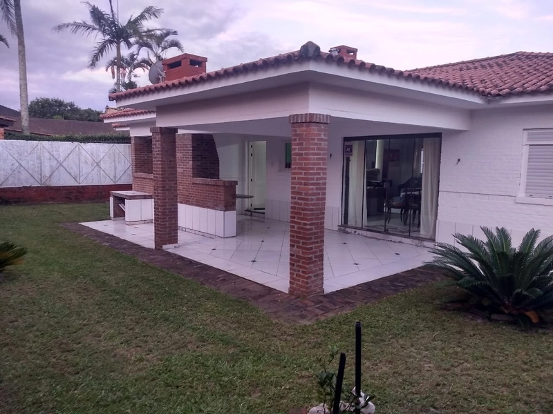 CASA COM PISCINA NO CENTRO DE ATLÂNTIDA: 33ª foto da galeria de imagens do imóvel