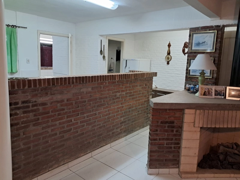 CASA COM PISCINA NO CENTRO DE ATLÂNTIDA: 42ª foto da galeria de imagens do imóvel