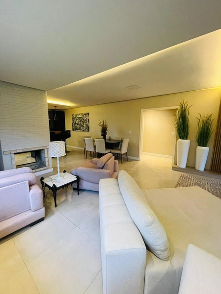CASA COM PISCINA NO CENTRO DE ATLÂNTIDA: 7ª foto da galeria de imagens do imóvel