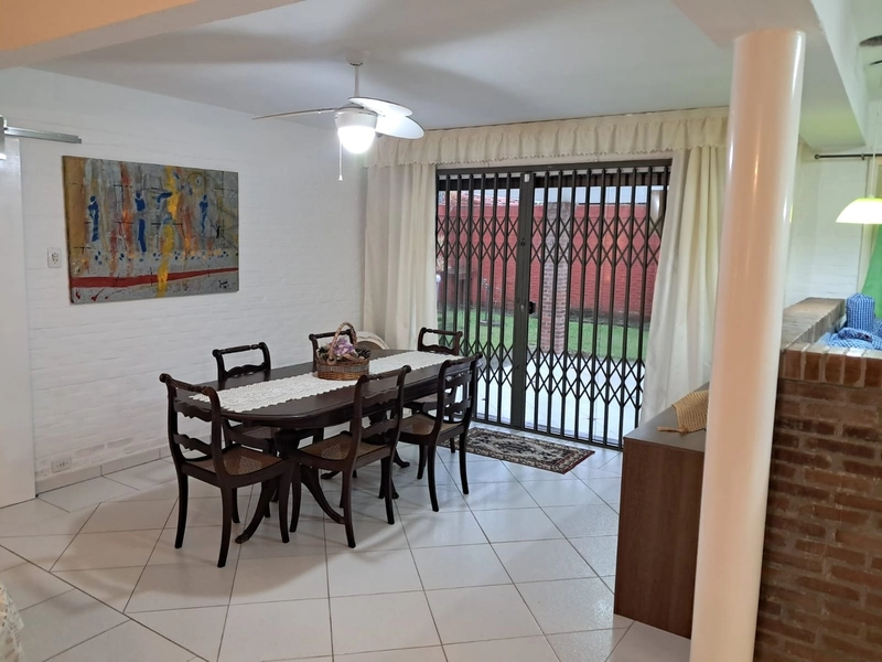 CASA COM PISCINA NO CENTRO DE ATLÂNTIDA: 49ª foto da galeria de imagens do imóvel