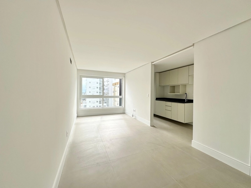 APARTAMENTO À VENDA!!! INFRA INCRÍVEL, SACADA DE FRENTE, ALTO PADRÃO