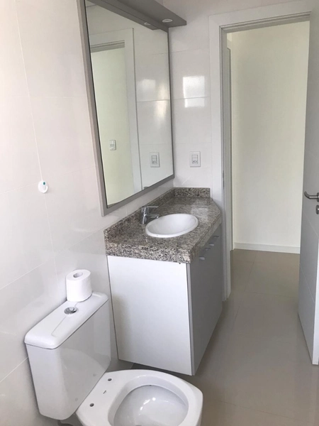 Apartamento dois dormitórios de frente.: 3ª foto da galeria de imagens do imóvel