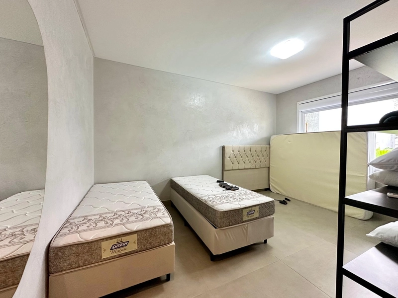 CASA COM 4 SUÍTES EM ATLÂNTIDA: 33ª foto da galeria de imagens do imóvel