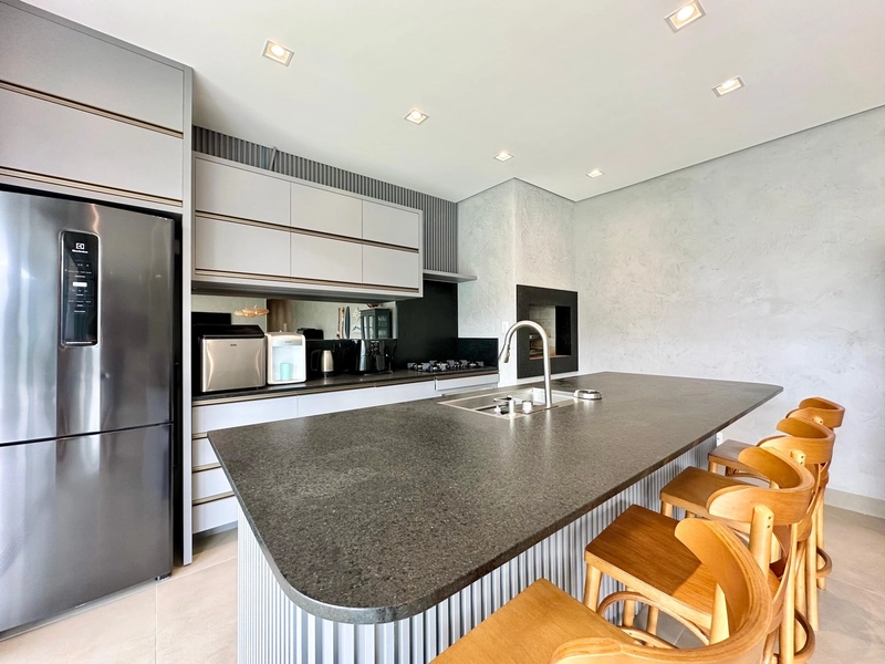CASA COM 4 SUÍTES EM ATLÂNTIDA: 17ª foto da galeria de imagens do imóvel
