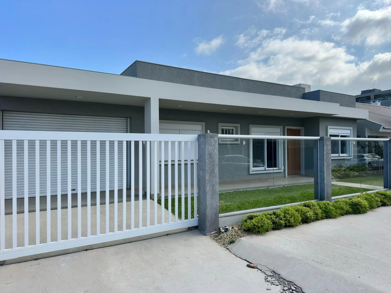 CASA COM 4 SUÍTES EM ATLÂNTIDA: 6ª foto da galeria de imagens do imóvel