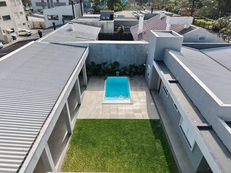 CASA COM 4 SUÍTES EM ATLÂNTIDA: 4ª foto da galeria de imagens do imóvel