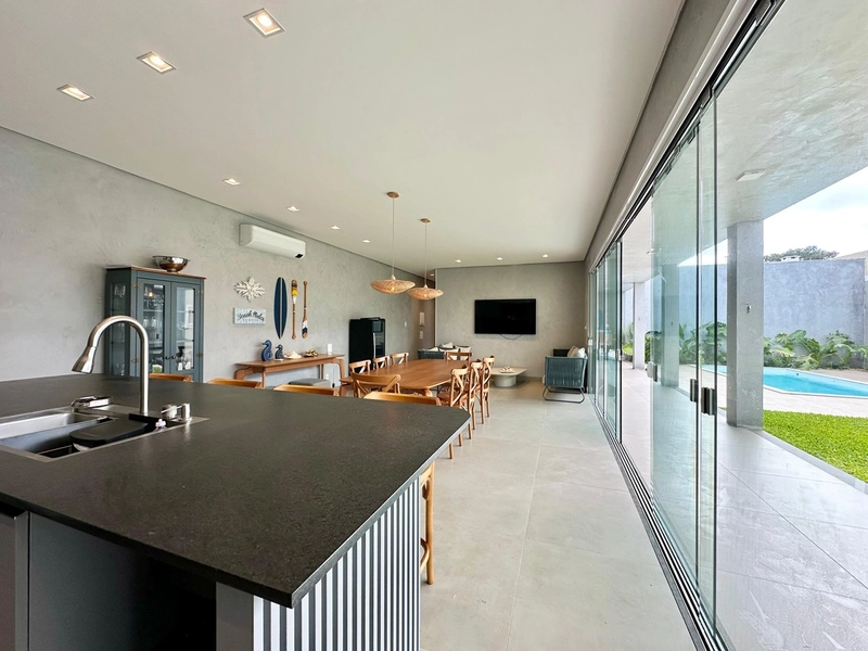 CASA COM 4 SUÍTES EM ATLÂNTIDA: 19ª foto da galeria de imagens do imóvel