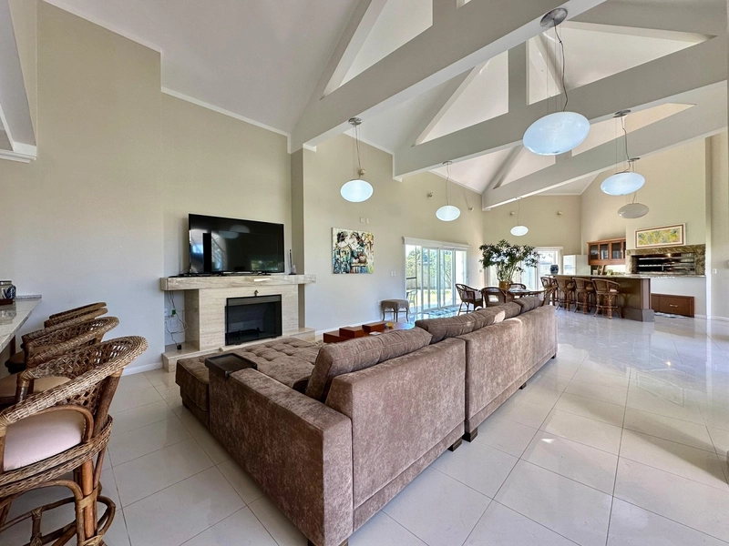 CASA COM 8 SUÍTES À VENDA EM XANGRI-lÁ: 4ª foto da galeria de imagens do imóvel