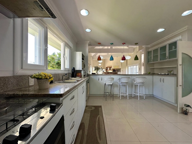 CASA COM 8 SUÍTES À VENDA EM XANGRI-lÁ: 13ª foto da galeria de imagens do imóvel