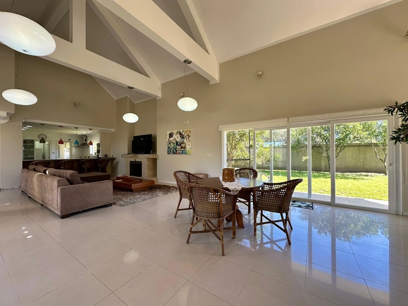CASA COM 8 SUÍTES À VENDA EM XANGRI-lÁ: 7ª foto da galeria de imagens do imóvel