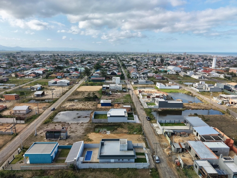 CASA COM PISCINA NA PRAIA DE ATLANTIDA SUL À VENDA: 20ª foto da galeria de imagens do imóvel