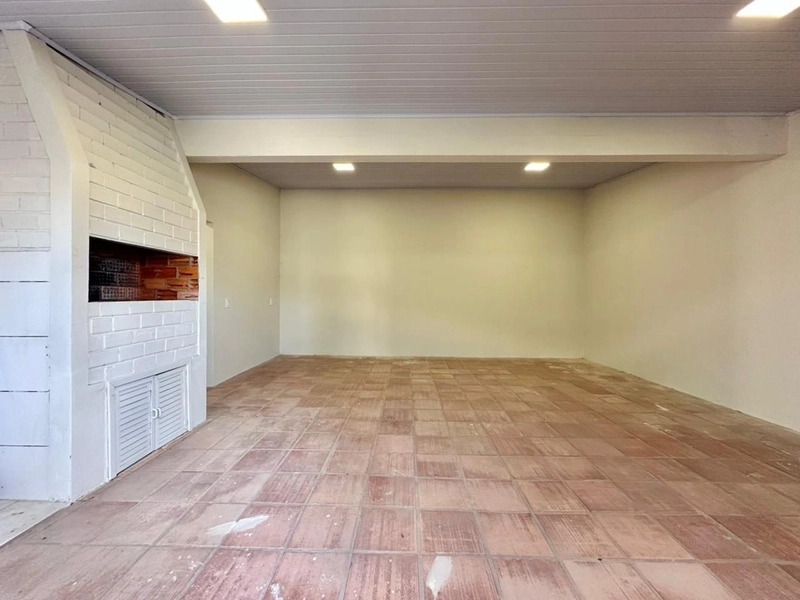 CASA EM CAPÃO NOVO COM ANEXO NOS FUNDOS: 11ª foto da galeria de imagens do imóvel