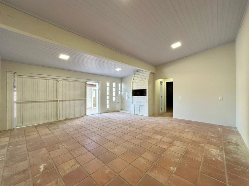 CASA EM CAPÃO NOVO COM ANEXO NOS FUNDOS: 12ª foto da galeria de imagens do imóvel