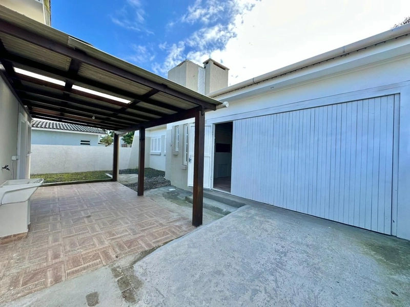 CASA EM CAPÃO NOVO COM ANEXO NOS FUNDOS: 17ª foto da galeria de imagens do imóvel