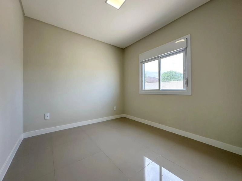 CASA EM CAPÃO NOVO COM ANEXO NOS FUNDOS: 8ª foto da galeria de imagens do imóvel