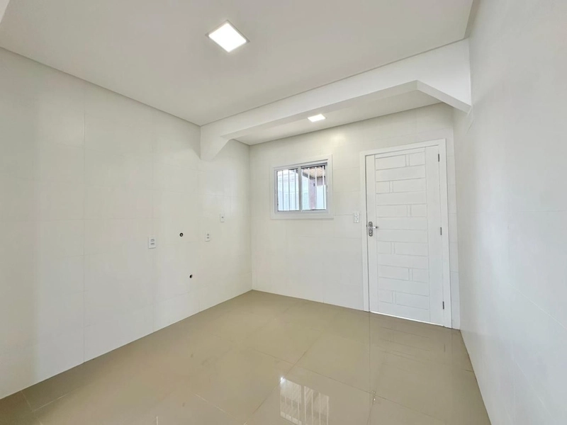 CASA EM CAPÃO NOVO COM ANEXO NOS FUNDOS: 4ª foto da galeria de imagens do imóvel