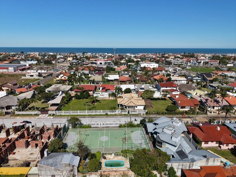 MANSÃO EM ATLÂNTIDA À VENDA DE 03 TERRENOS, PISCINA E QUADRA DE FUTSAL: 5ª foto da galeria de imagens do imóvel