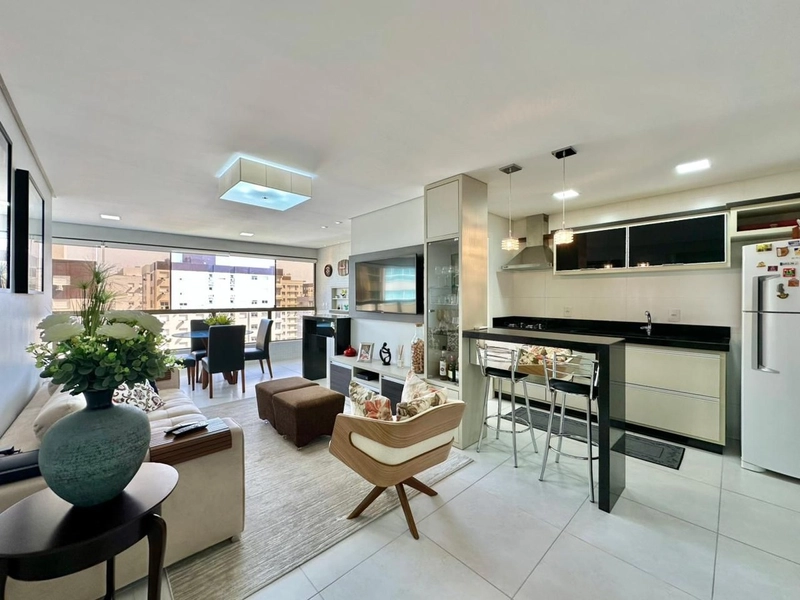 APARTAMENTO À VENDA COM VISTA PARA O MAR SOL DA TARDE