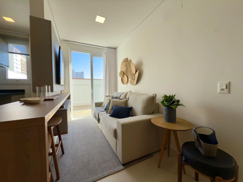 APARTAMENTO DE FRENTE COM TERRAÇO