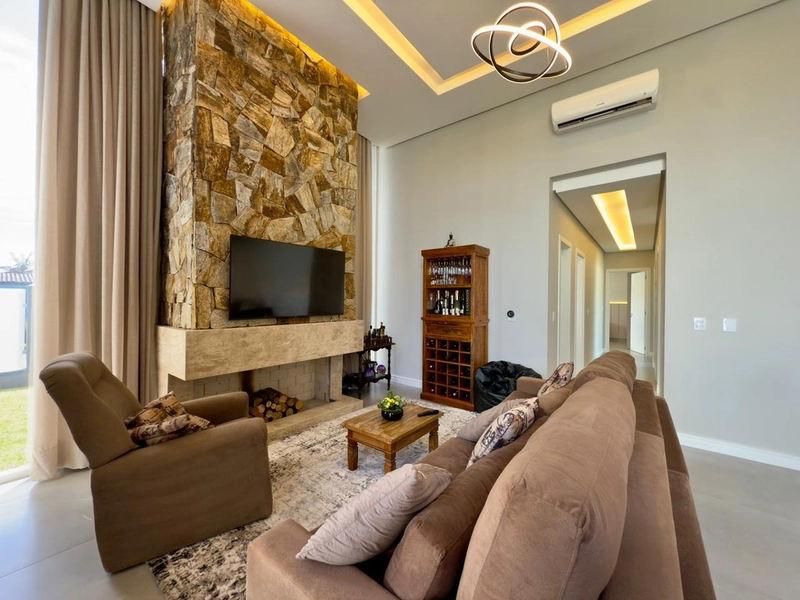Linda casa de 3 suítes mobiliada no bairro Araça em Capão da Canoa: 10ª foto da galeria de imagens do imóvel