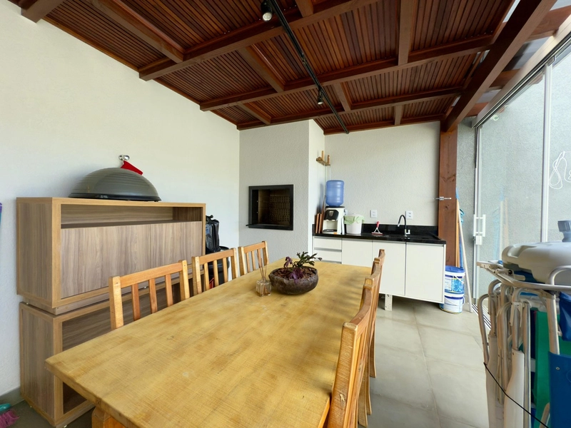 Linda casa de 3 suítes mobiliada no bairro Araça em Capão da Canoa: 32ª foto da galeria de imagens do imóvel