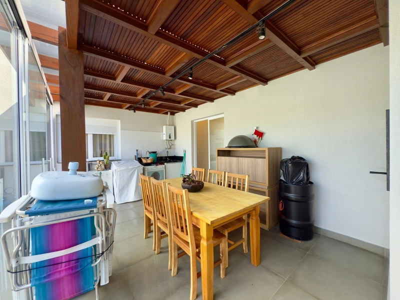 Linda casa de 3 suítes mobiliada no bairro Araça em Capão da Canoa: 36ª foto da galeria de imagens do imóvel
