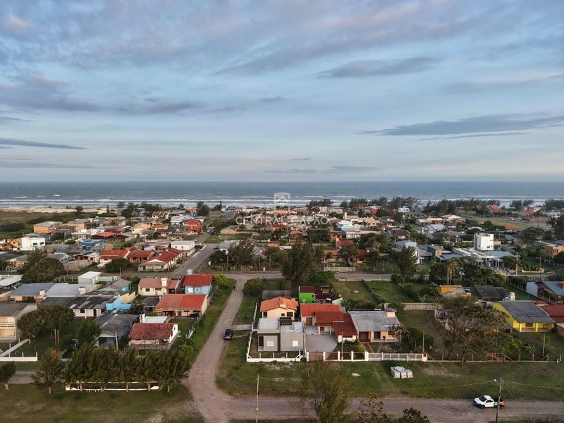 CASA DE ESQUINA À VENDA EM CAPÃO DA CANOA: 25ª foto da galeria de imagens do imóvel