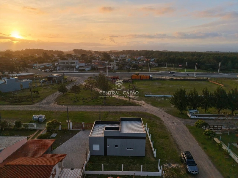 CASA DE ESQUINA À VENDA EM CAPÃO DA CANOA: 27ª foto da galeria de imagens do imóvel