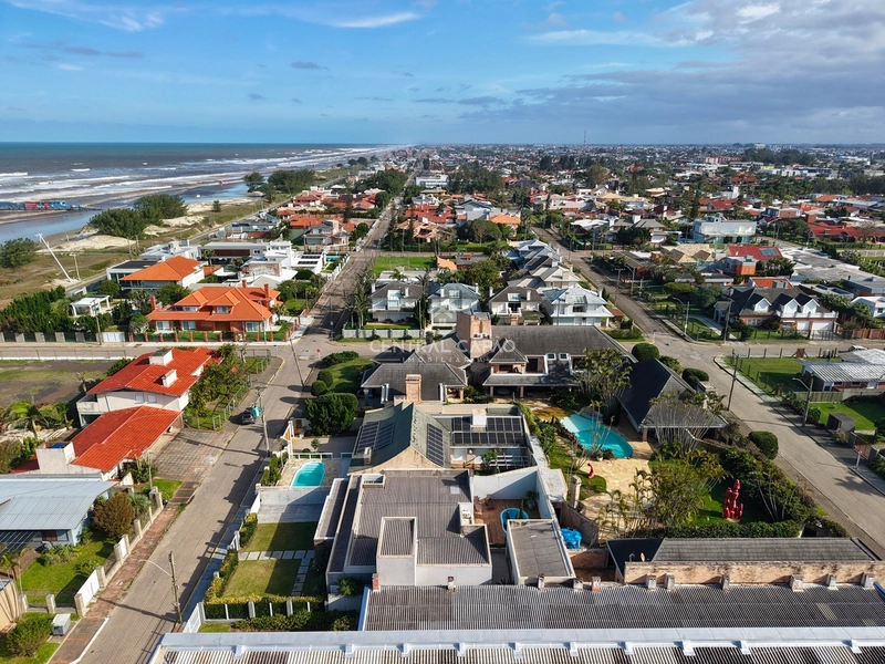 Casa em Atlântida, à uma quadra do mar: 6ª foto da galeria de imagens do imóvel