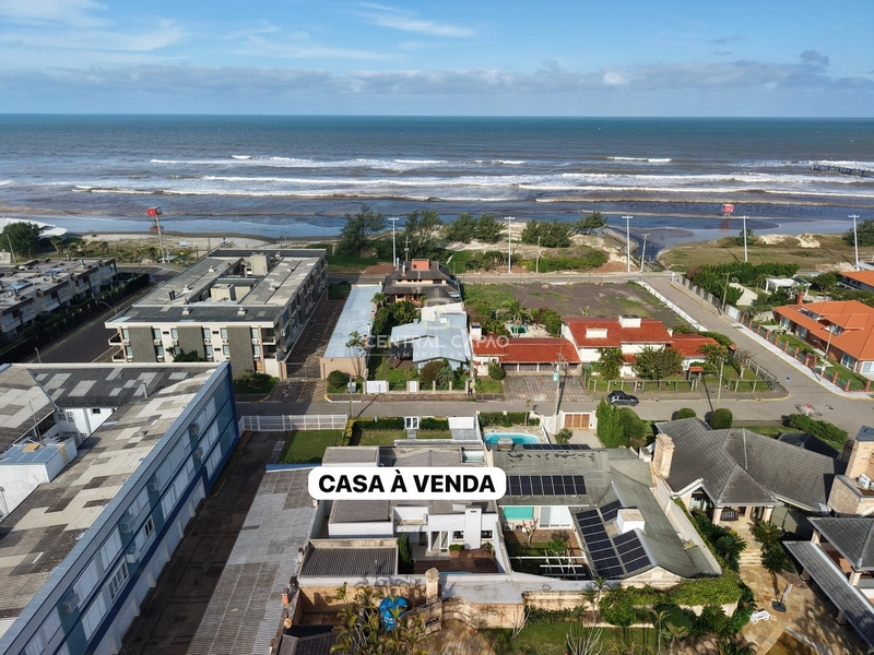Casa em Atlântida, à uma quadra do mar: 3ª foto da galeria de imagens do imóvel