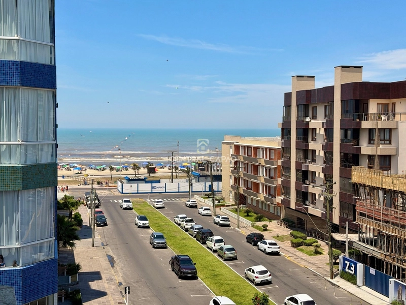 Apartamento 3 dormitórios à uma quadra do mar à venda em Capão: 3ª foto da galeria de imagens do imóvel